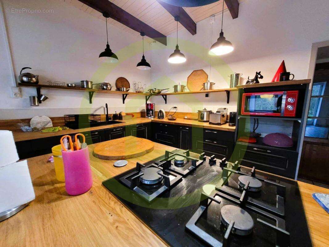 Maison à SAINT-BONNET-SUR-GIRONDE