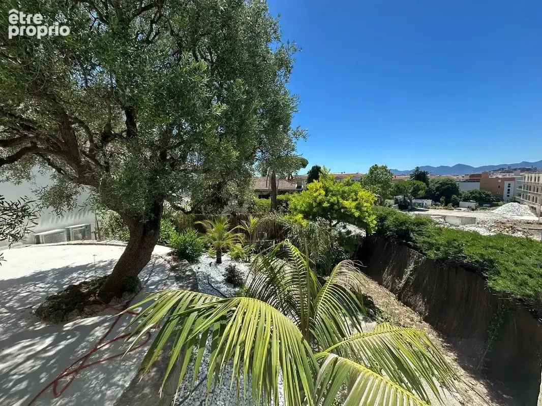 Cannes – 165 m²  avec jardin privatif de 260 m² - photo 2