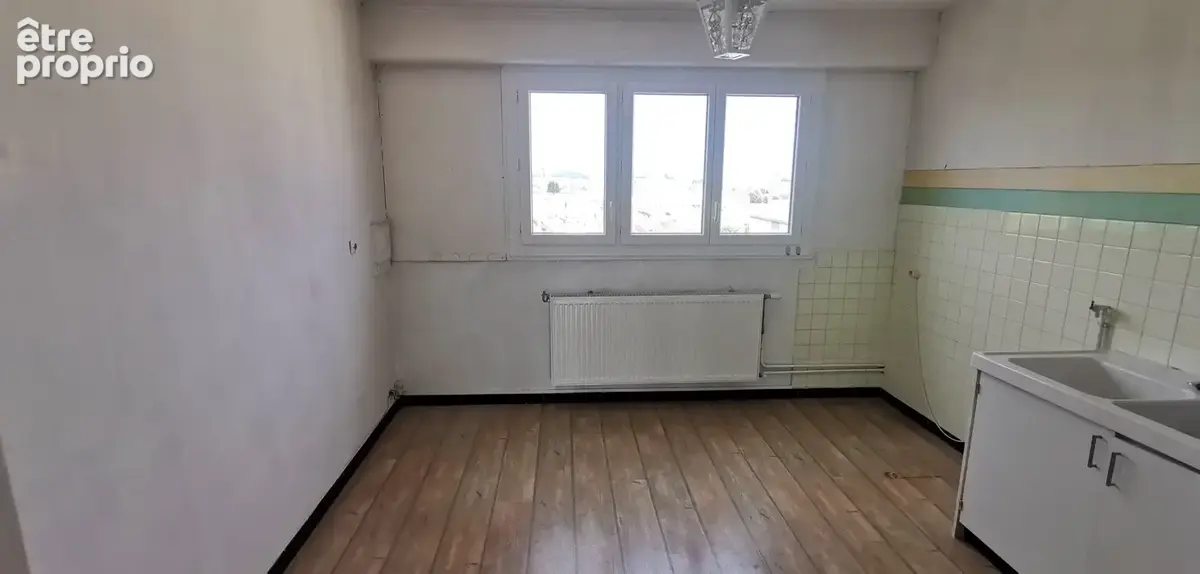 Vue exceptionnelle   76 m2   10e étage avec ascenseur   parking + cave   110 000 € - photo 13