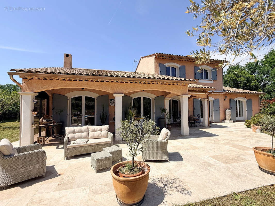 Maison à BAGNOLS-EN-FORET
