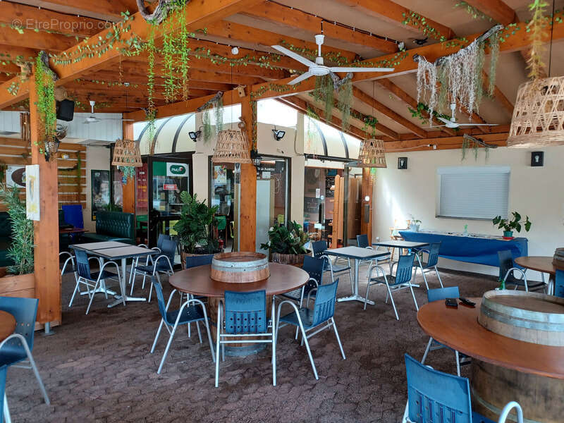 Commerce à MARGUESTAU