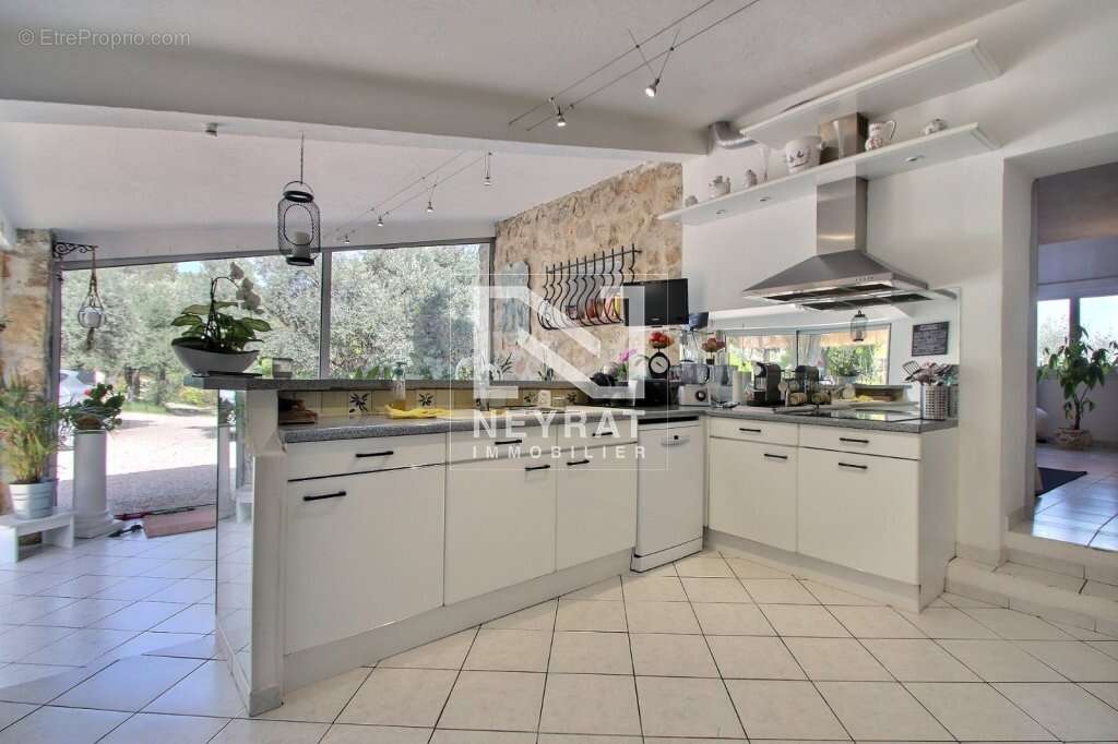 Mas en pierre a fayence var - magnifique jardin 3500m²  avec piscine - bassin et forage - photo 14