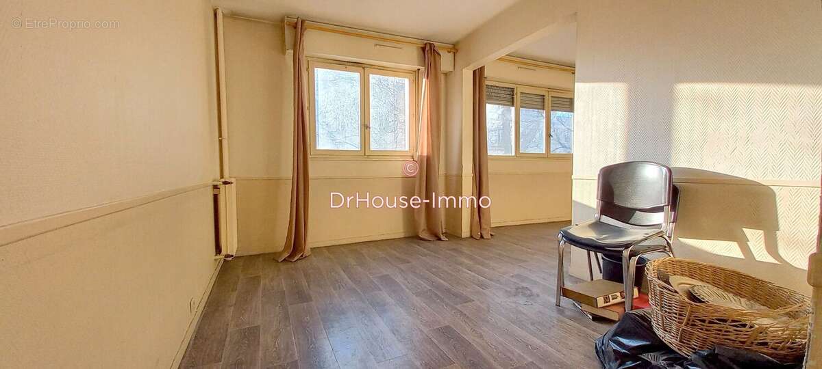 Appartement à PARIS-19E