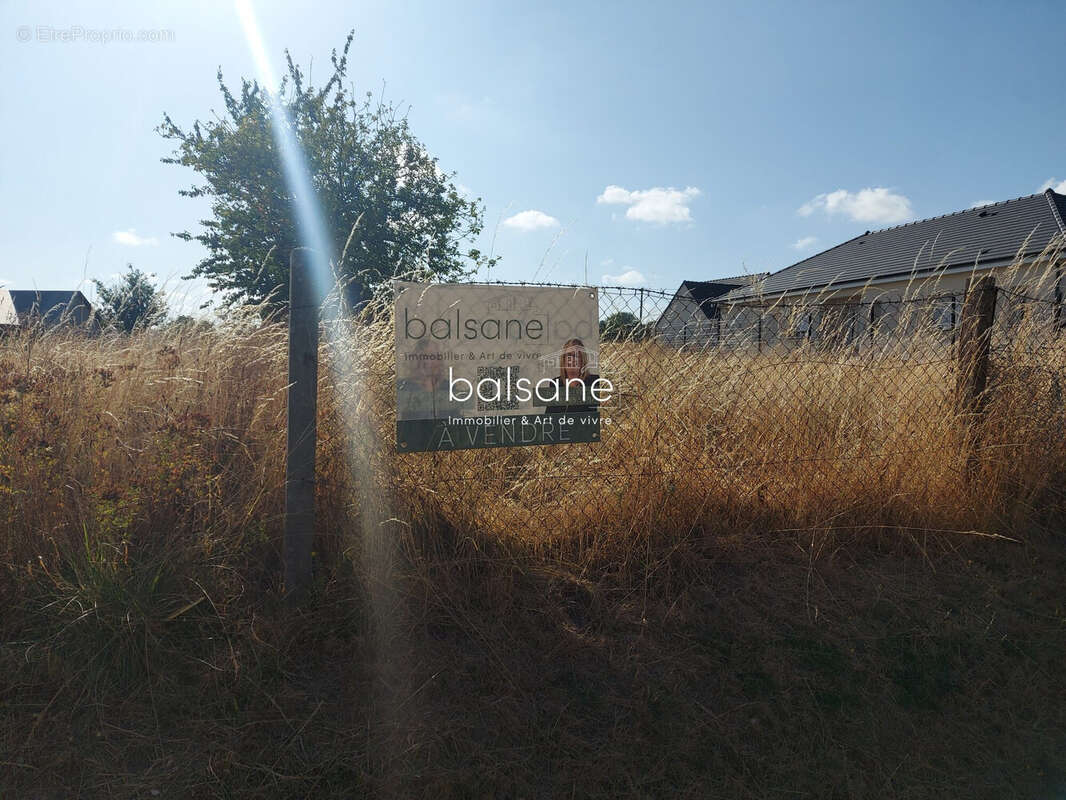 Terrain 615 m² à Boissey-Le-Chatel  - photo 2