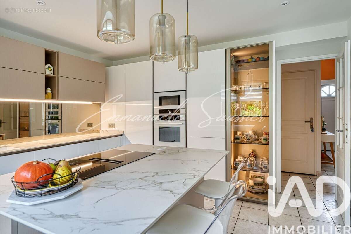 Photo 8 - Maison à LA CELLE-SAINT-CLOUD