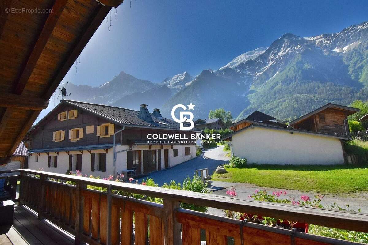 Ferme de 292 m², composée de 3 appartements - Les Houches - photo 11