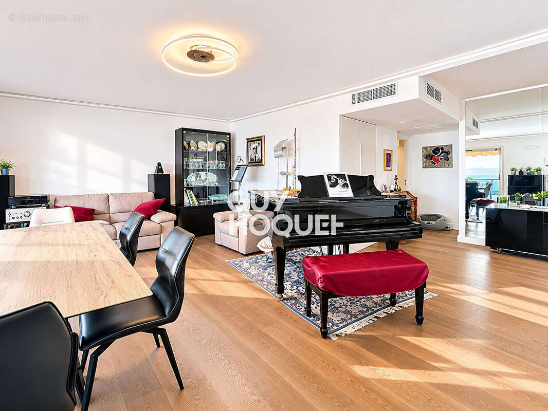 Appartement à MOUGINS