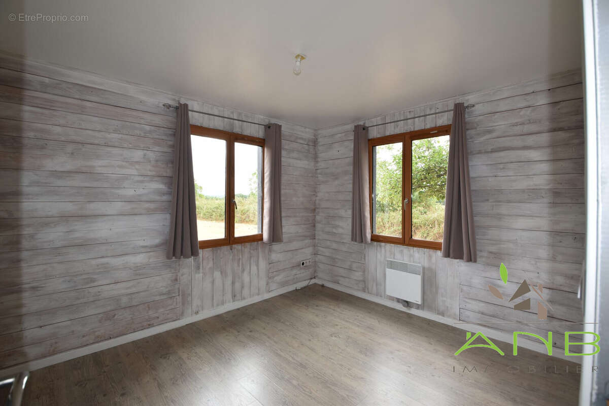 Maison 154 m² à Saint-Sornin  - photo 8