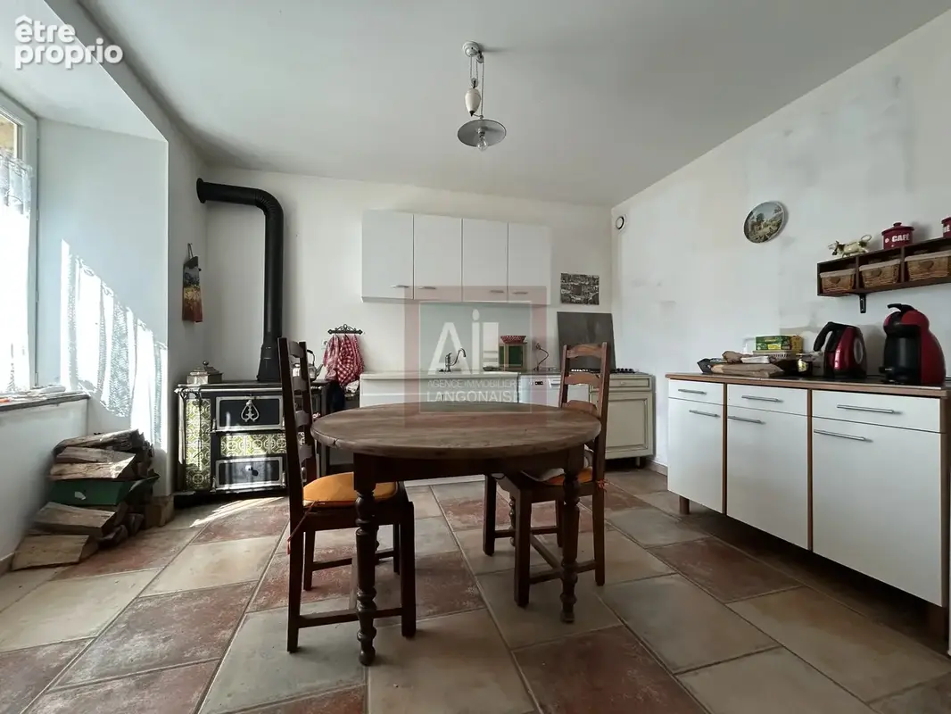 Maison en pierres de 250 m2 entièrement rénovée - photo 10