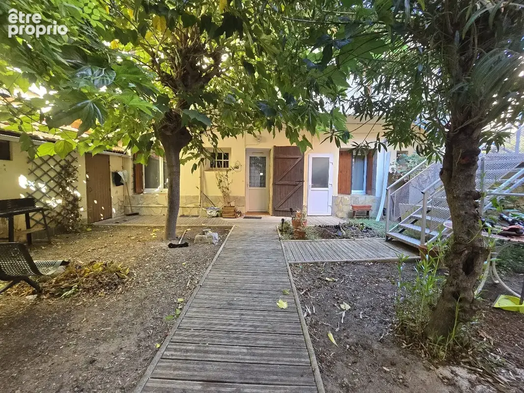 Deux maisons de ville  4 appartements & grand garage - photo 5