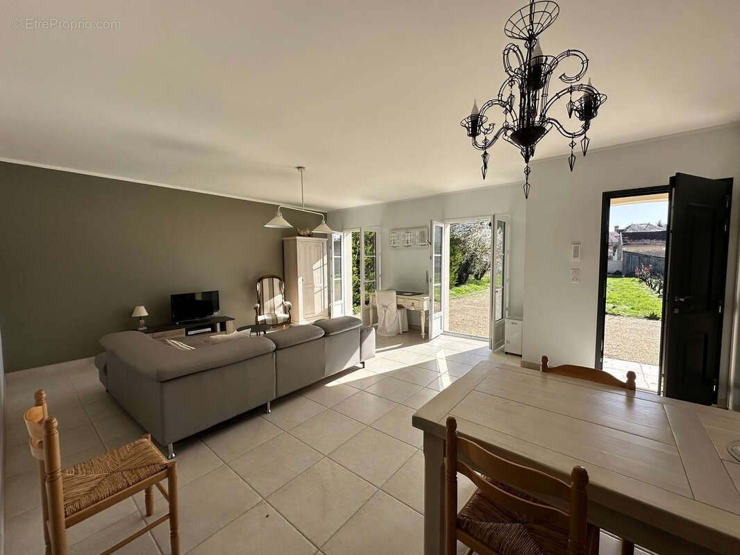 Maison à SAINT-FORT-SUR-GIRONDE