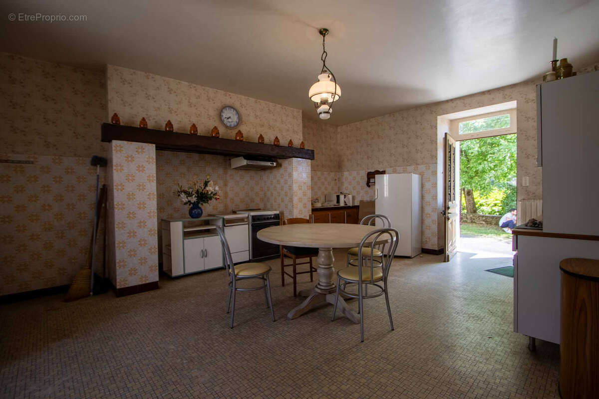 Maison à SAINT-MARTIAL-DE-NABIRAT