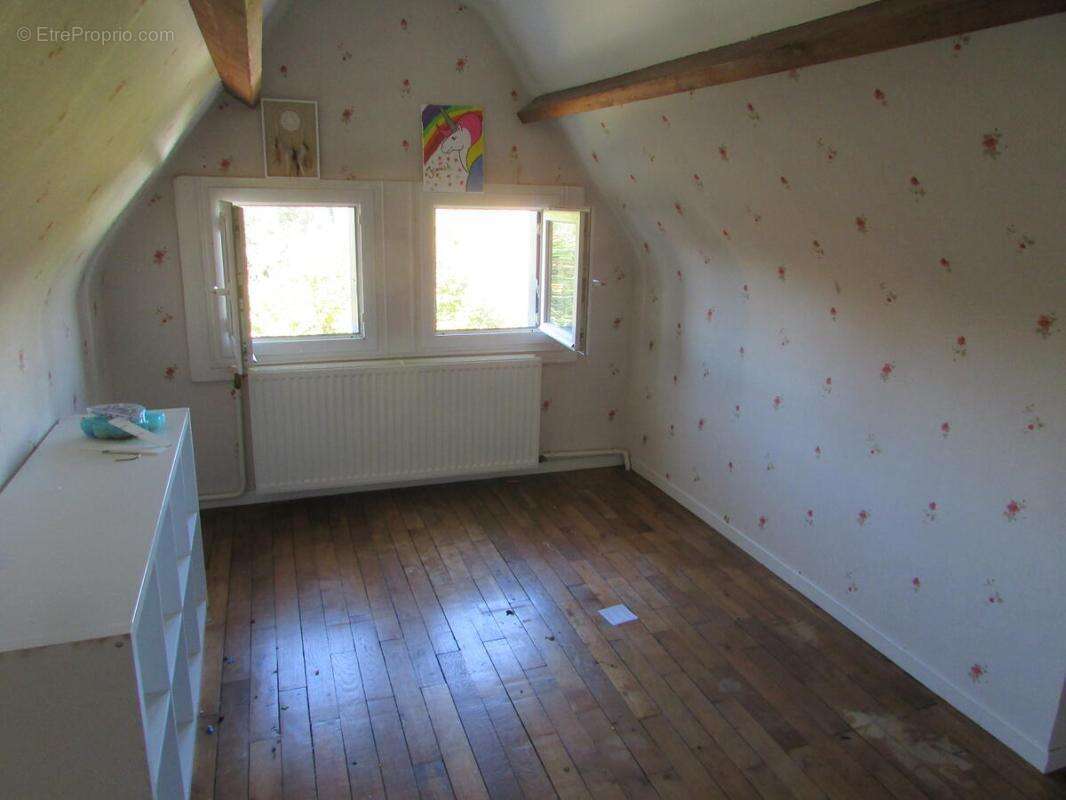 Maison à CHERISY