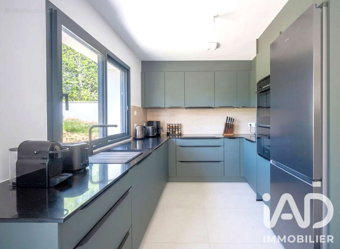 Maison 135 m² à Saulx-Les-Chartreux  - photo 4