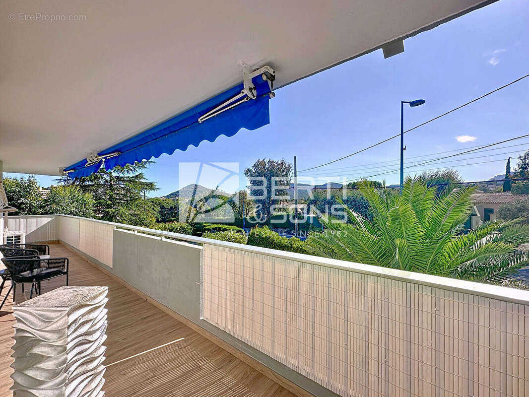 Appartement à MANDELIEU-LA-NAPOULE