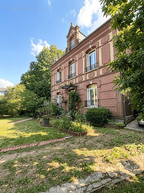 Maison à SAINT-LAURENT-DE-BREVEDENT