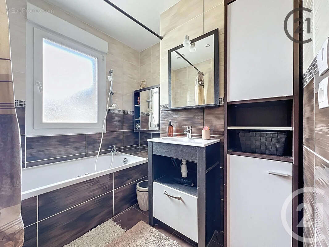 Maison à BAZANCOURT