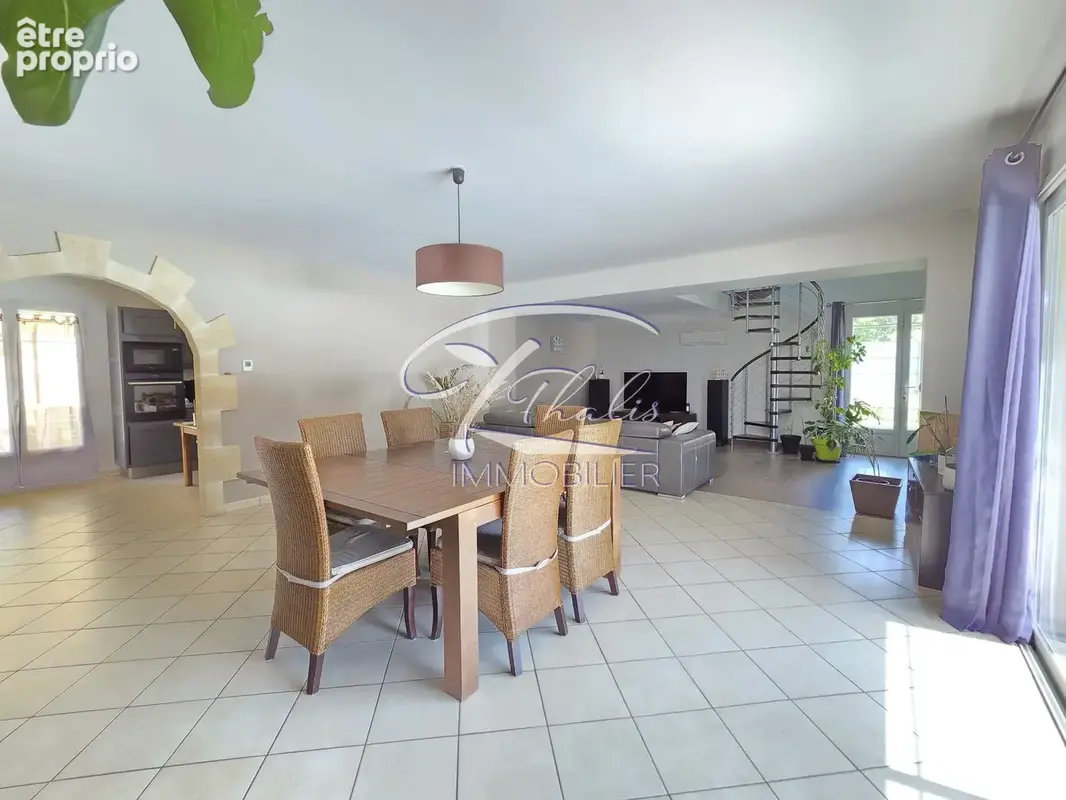 Maison 5 pièces 168 m² à vendre à La Lande-De-Fronsac (33240) - photo 5