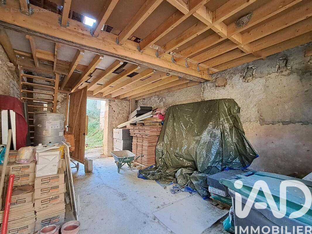 Maison 150 m² à Courgis  - photo 8