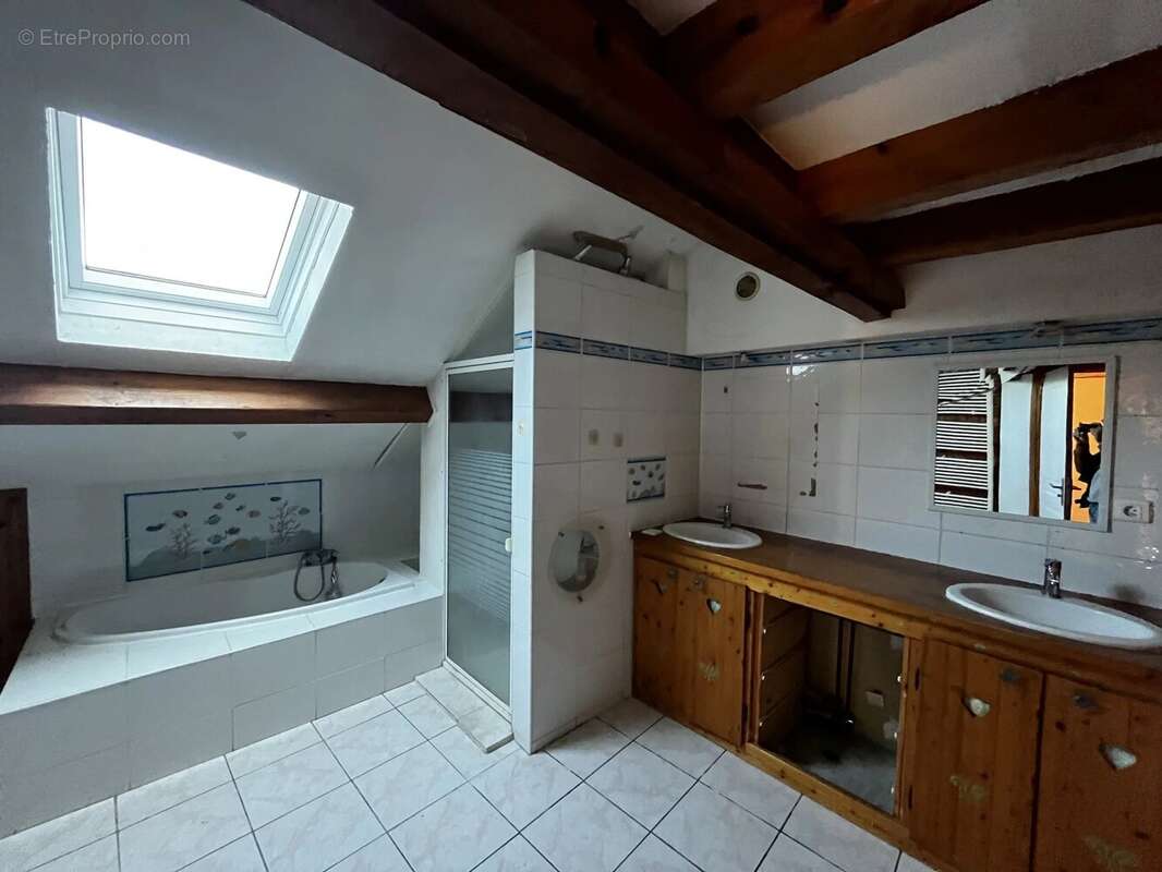 Maison en pierre 8 pièces 165 m² + jardin - photo 11