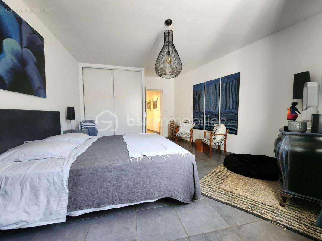 Superbe appartement rénové de 121,51 m² avec trois grandes chambres - photo 4