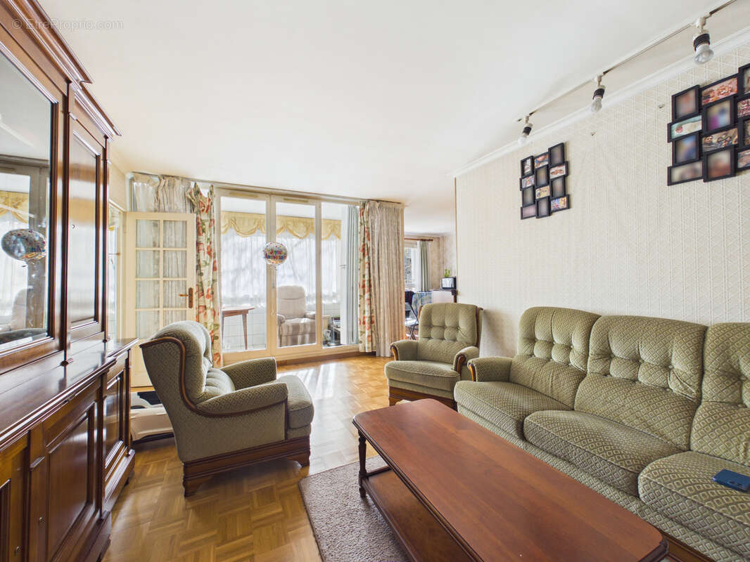 Appartement à SARTROUVILLE