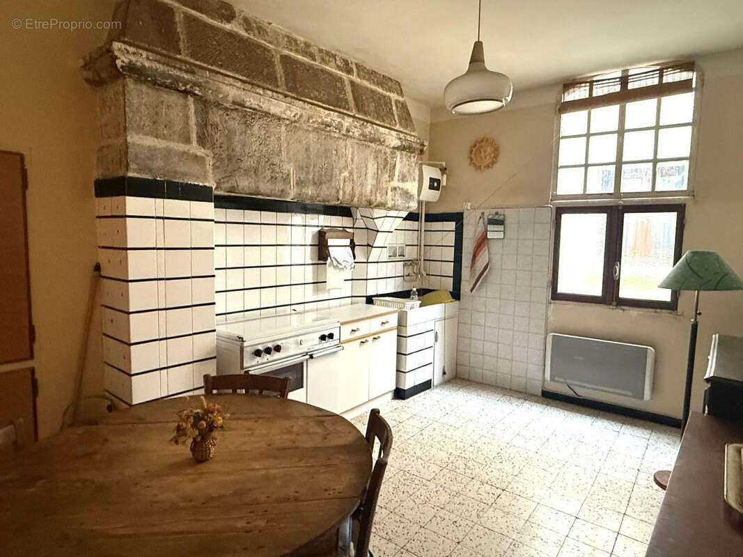 Maison à MONTAGNAC
