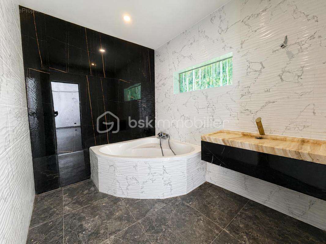 Maison contemporaine de plain-pied avec dépendance – 134 m² – Terrain 685 m² – Saint-Christol-lez-Alès (Montèze) - photo 10