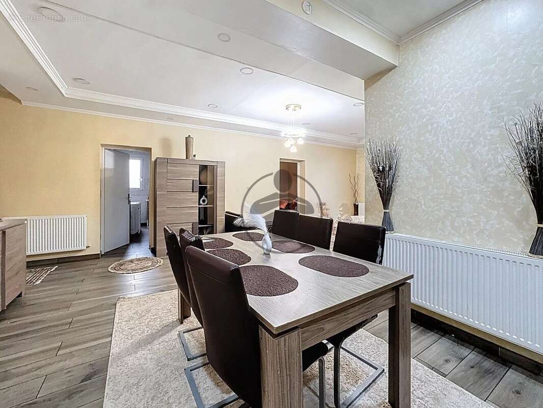 Maison à SAINT-QUENTIN