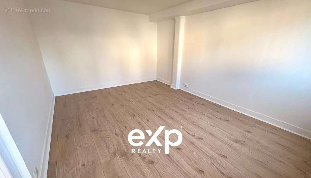 Maison à BUSSY-SAINT-GEORGES