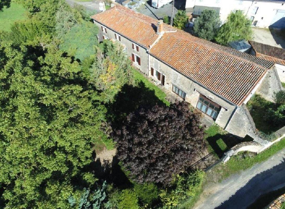Maison à VILLEFAGNAN