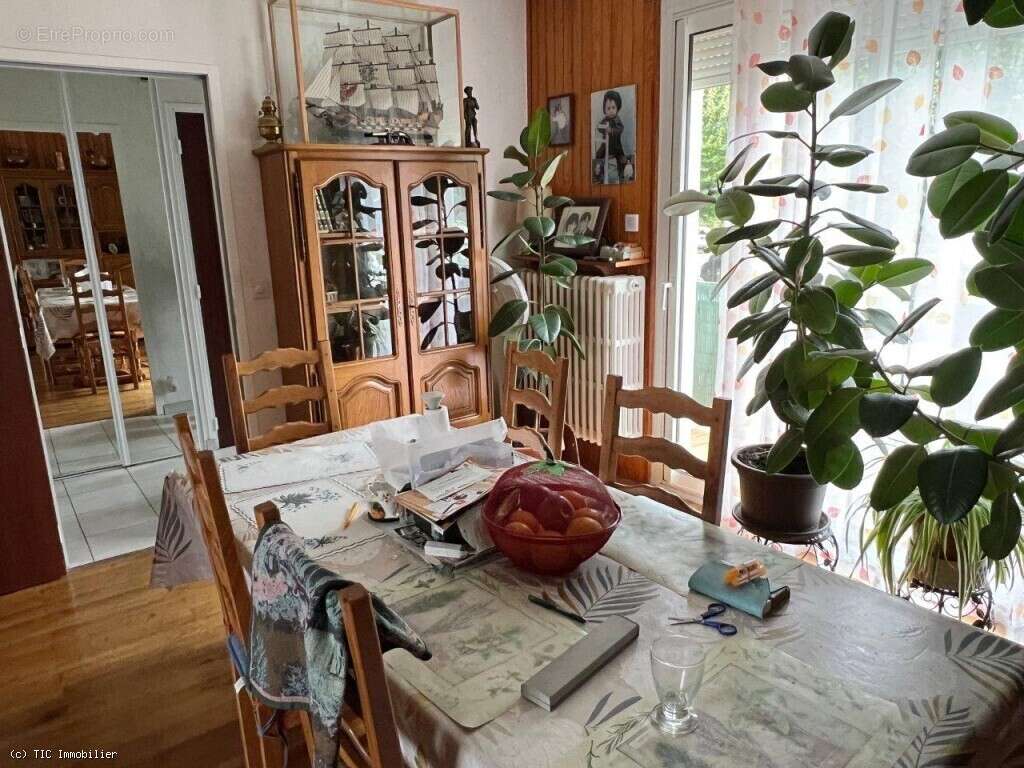 Pavillon sur Sous-sol avec Beau Jardin - Ruffec - photo 4