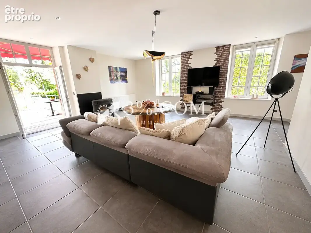 Maison - 4 chambres - garages - dependances - atelier - terrain 1400 m2 - photo 7