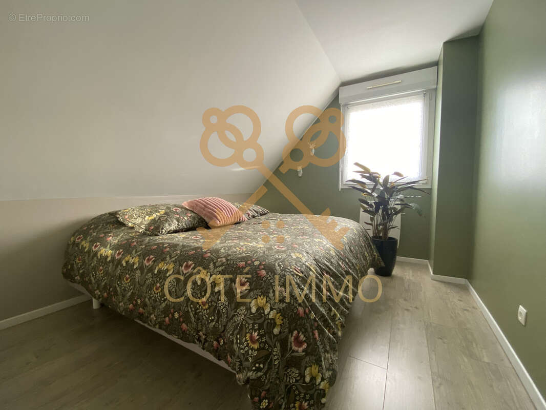 Maison à COURRIERES