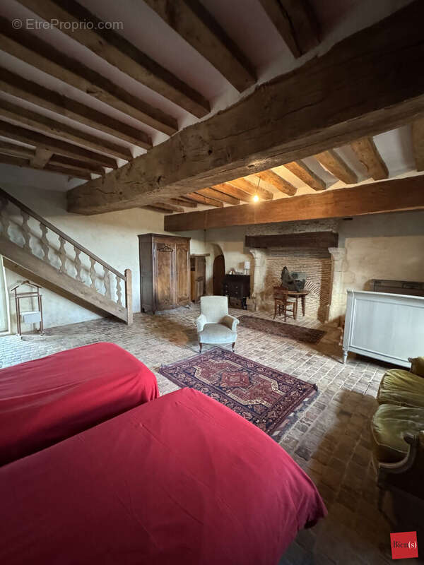 Autre à QUELAINES-SAINT-GAULT