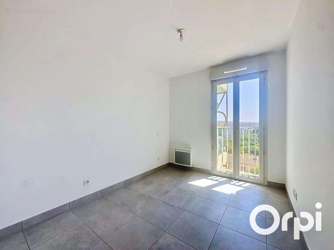 Appartement à GATTIERES