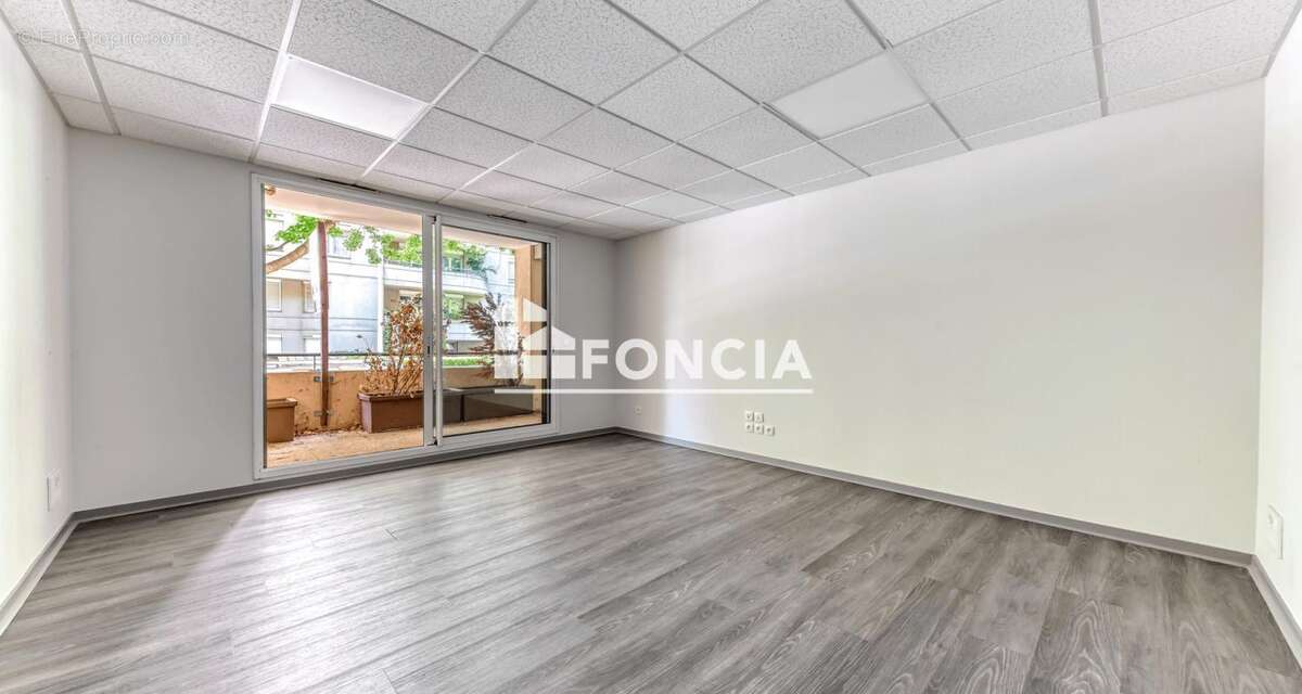 Sans Soucis - Local de 209 m2 - photo 5