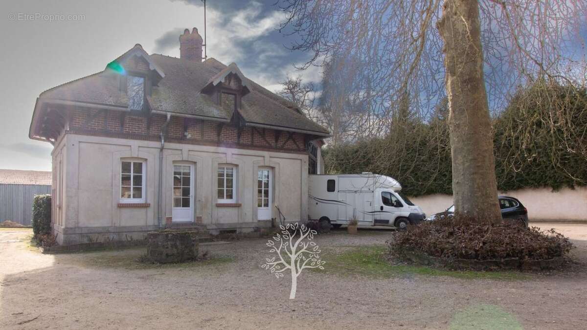 Maison à CUY-SAINT-FIACRE