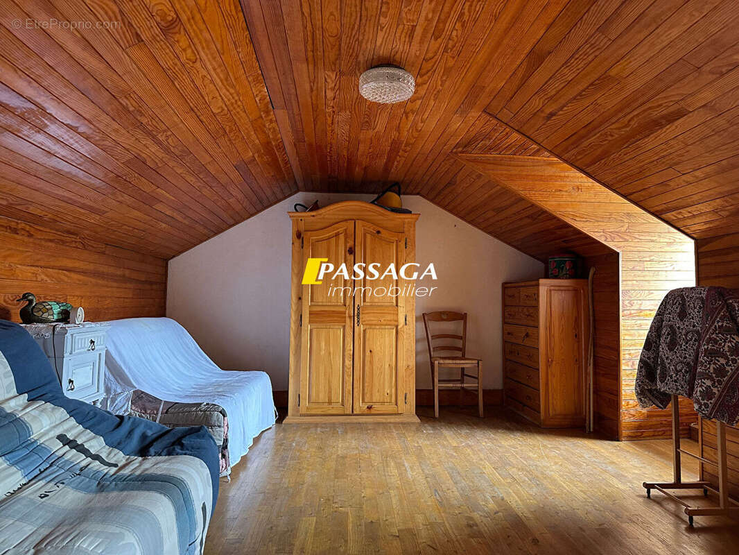 Maison à SAINT-SATURNIN-DE-LENNE