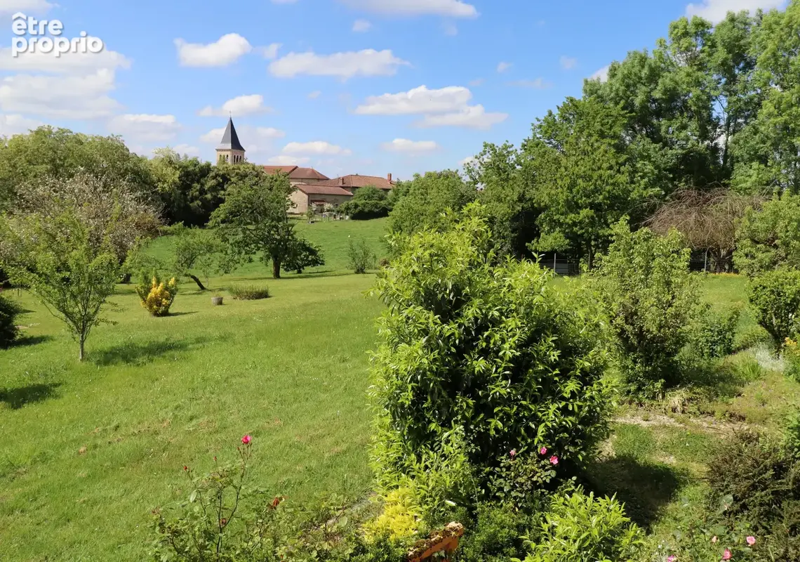 Maison à SAINT-TRIVIER-DE-COURTES