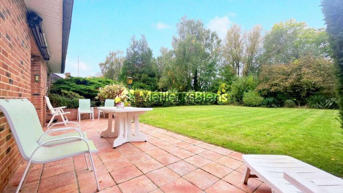 Maison à AULNOYE-AYMERIES