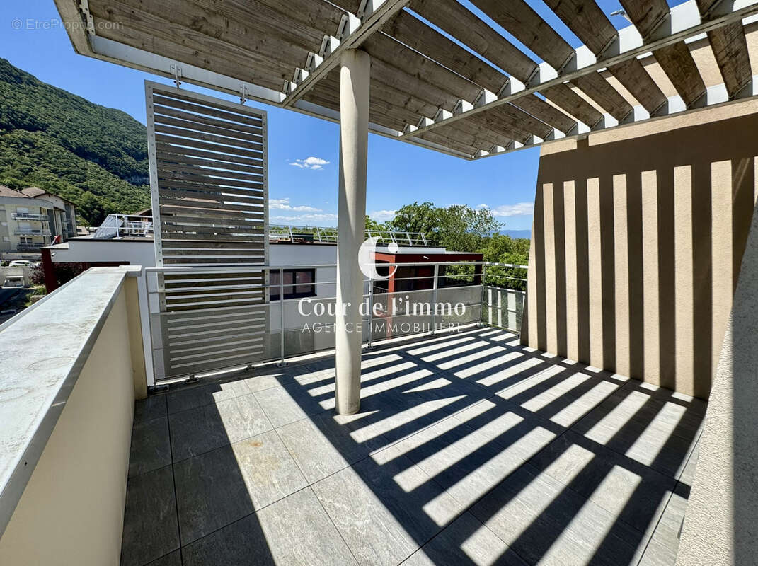 Appartement à ETREMBIERES