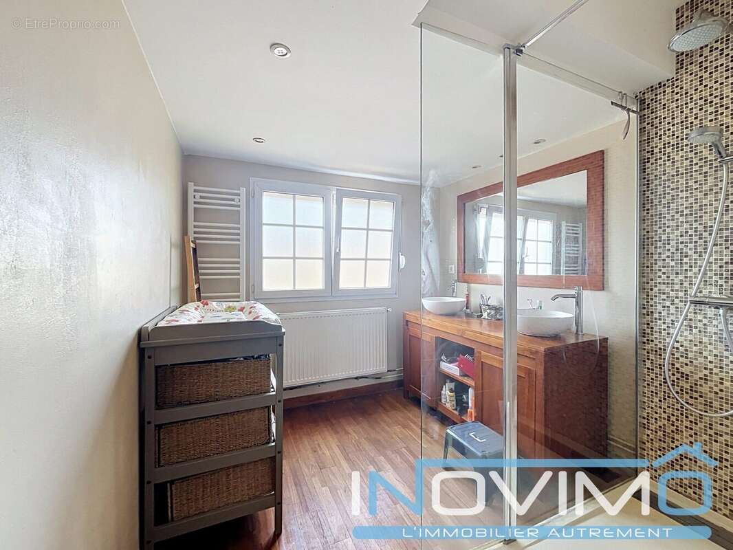 Maison 102 m² à Cappelle-La-Grande  - photo 5