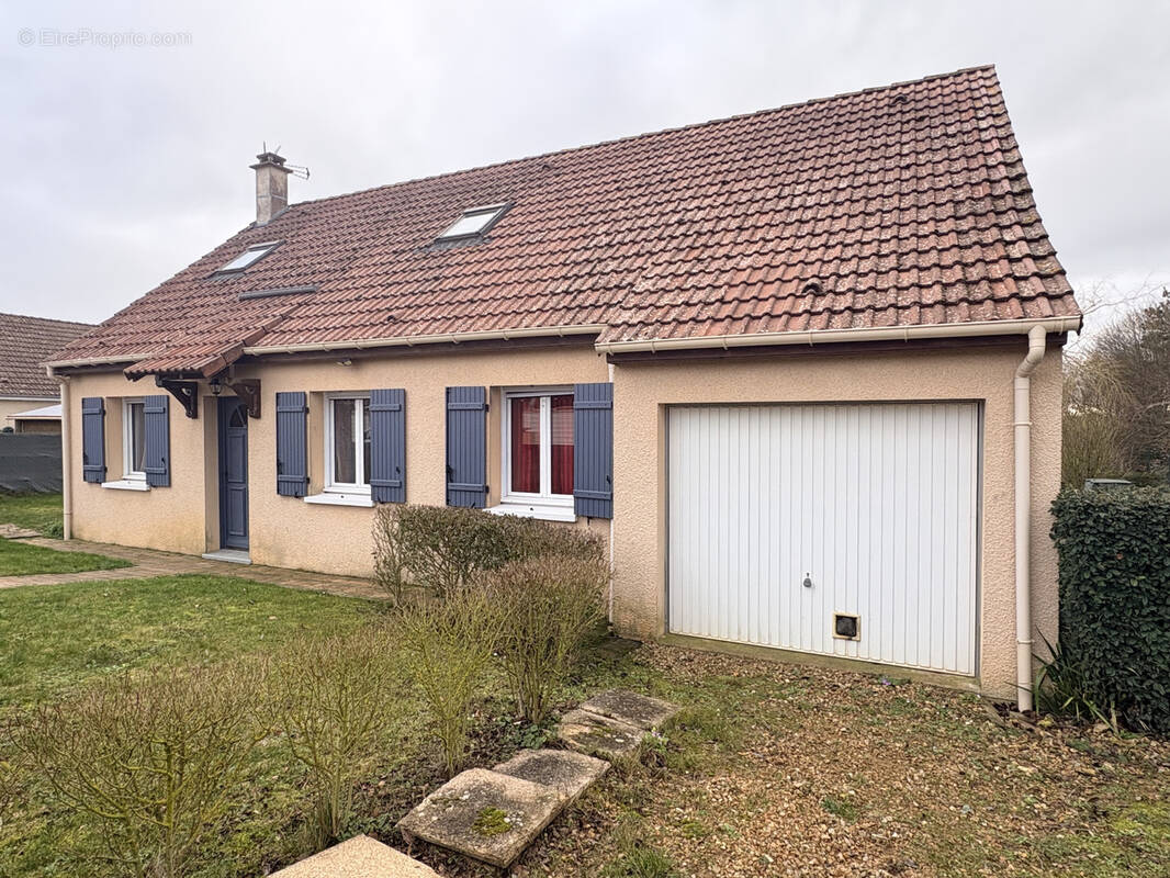 Maison à SAINT-ARNOULT-DES-BOIS