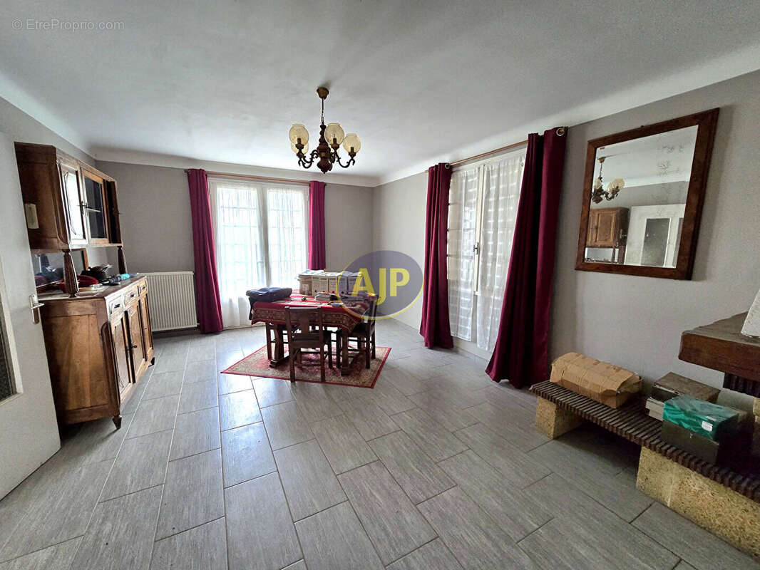 GUEMENE-PENFAO maison 6 chambres - photo 3