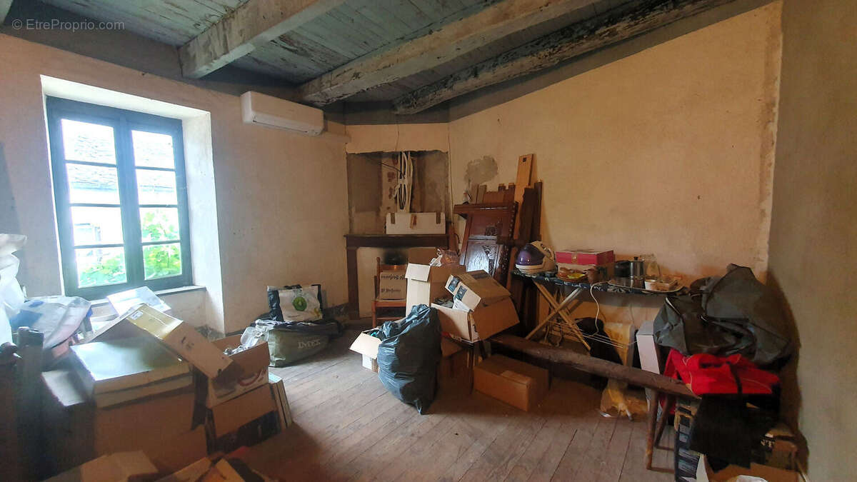 Maison rénovée avec jardin et dépendance  5 chambres possibles  Proche commodités - photo 15