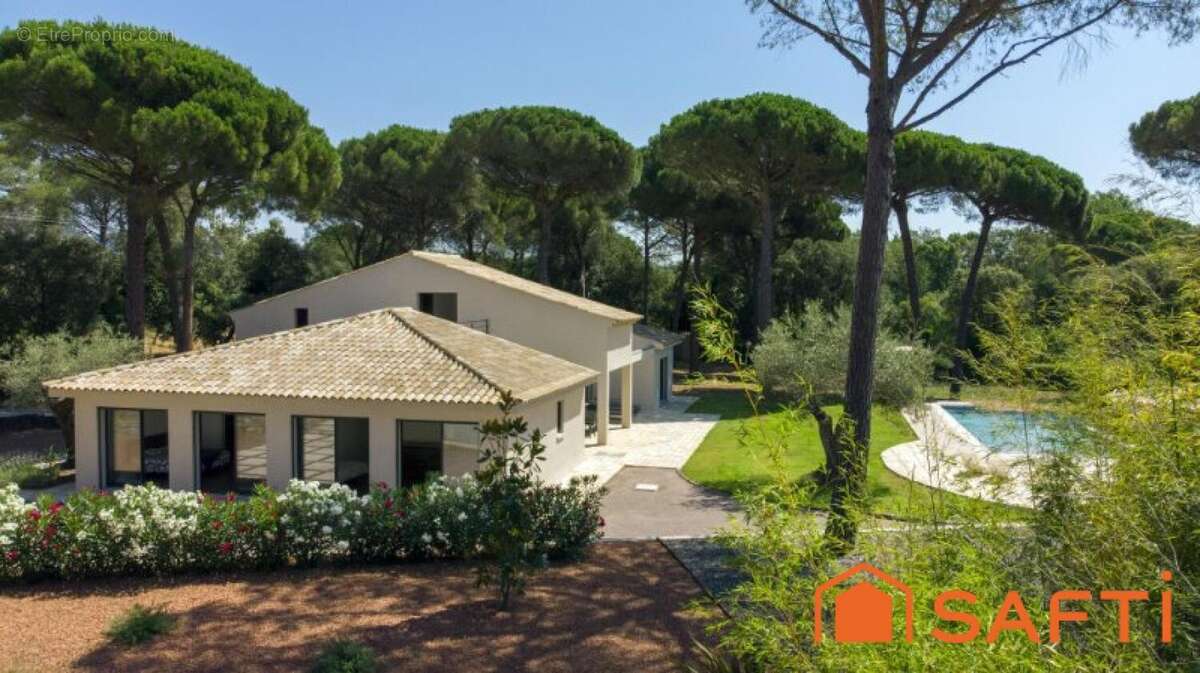 Photo 3 - Maison à ROQUEBRUNE-SUR-ARGENS