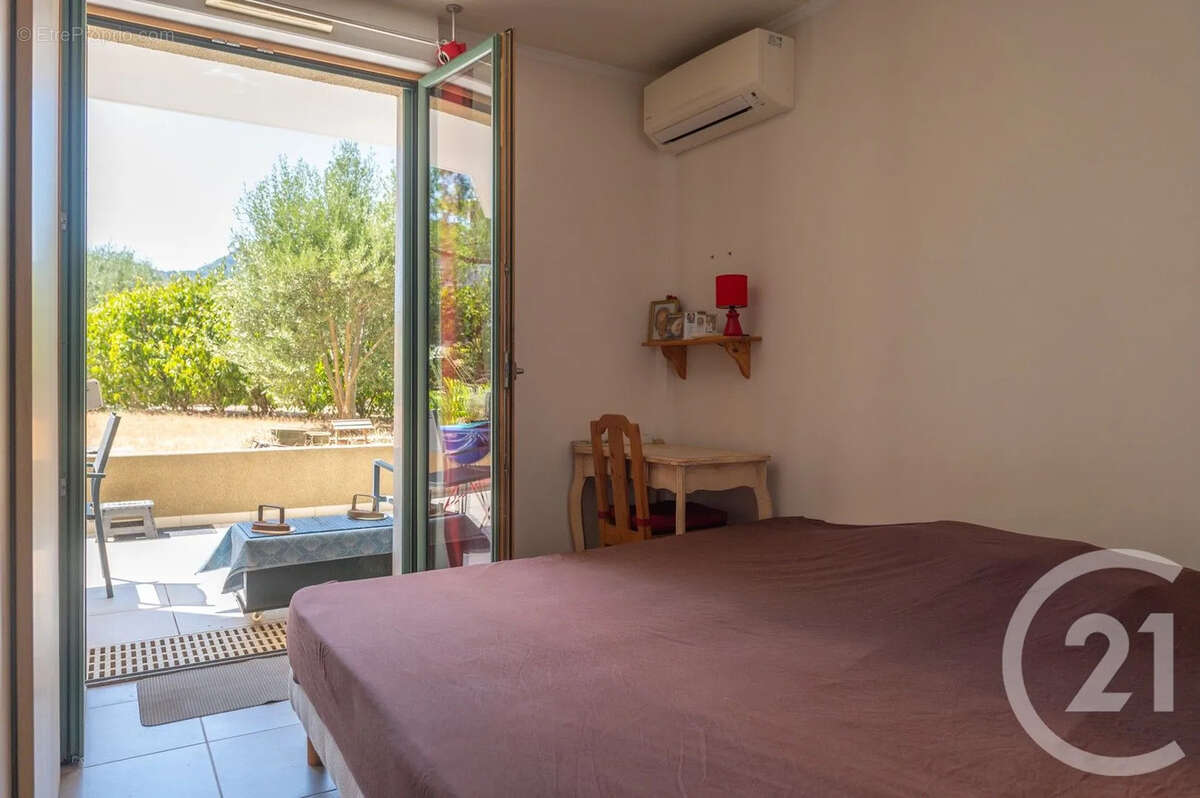 Appartement 50 m² à Cavalaire-Sur-Mer  - photo 8