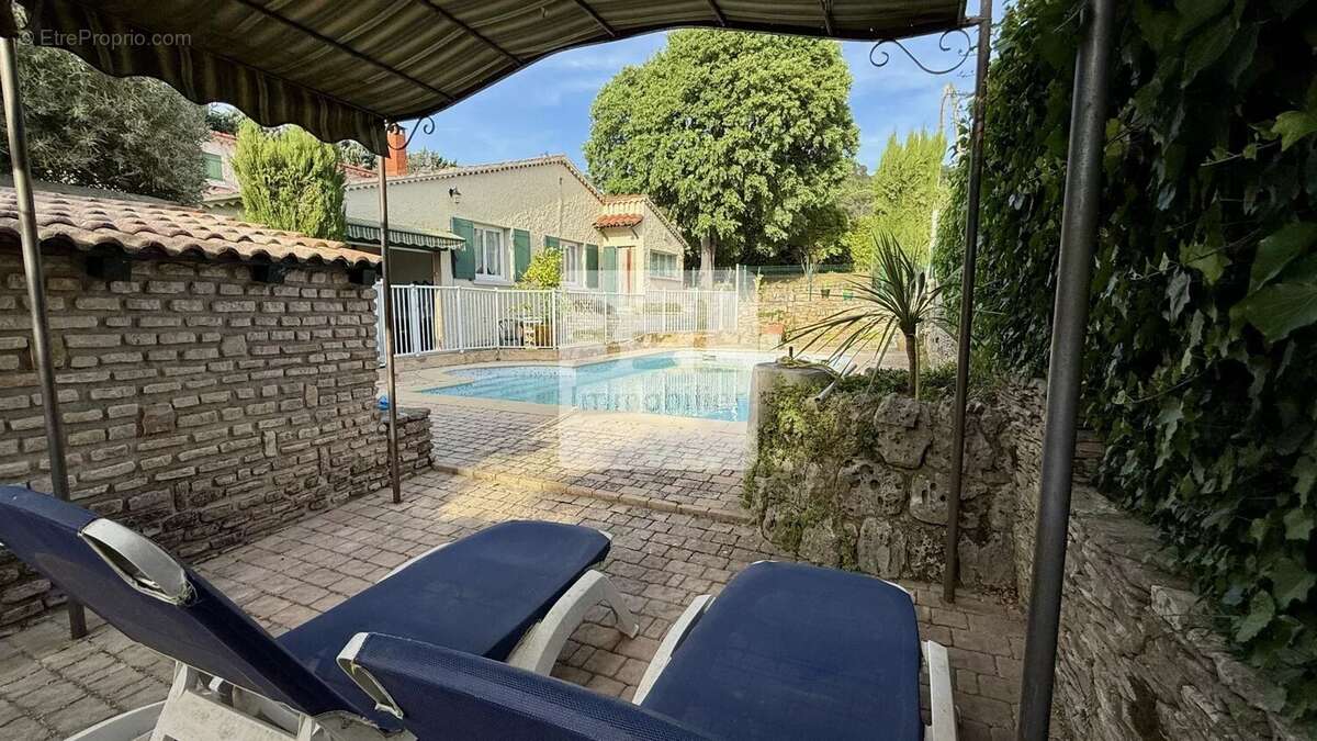 Maison à BAGNOLS-SUR-CEZE