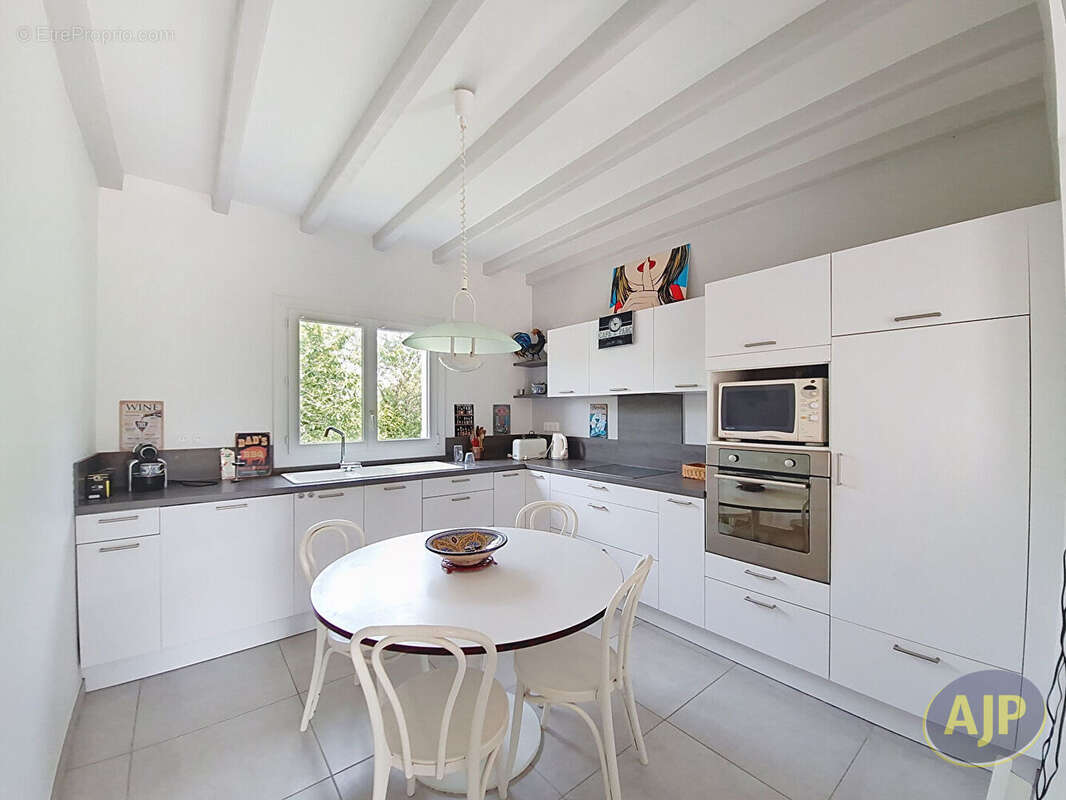 Maison à CUBZAC-LES-PONTS